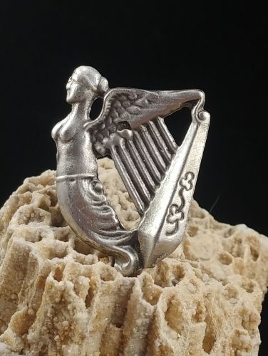 Irish Harp Pin (large)