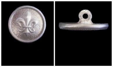 Large Fleur-de-lis Button