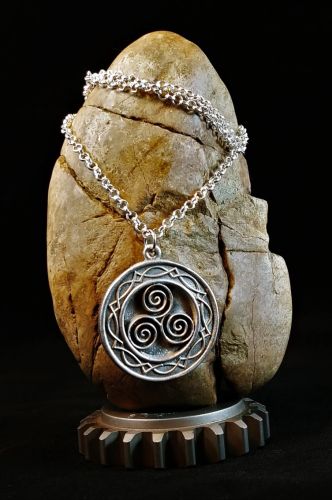 Triskele Necklace